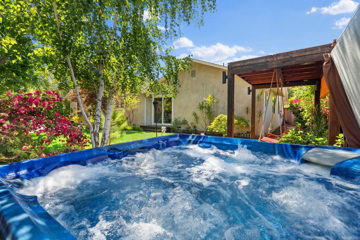 Detail Gallery Image 31 of 32 For 1271 Petersen Ct, Los Altos,  CA 94024 - 4 Beds | 3/1 Baths