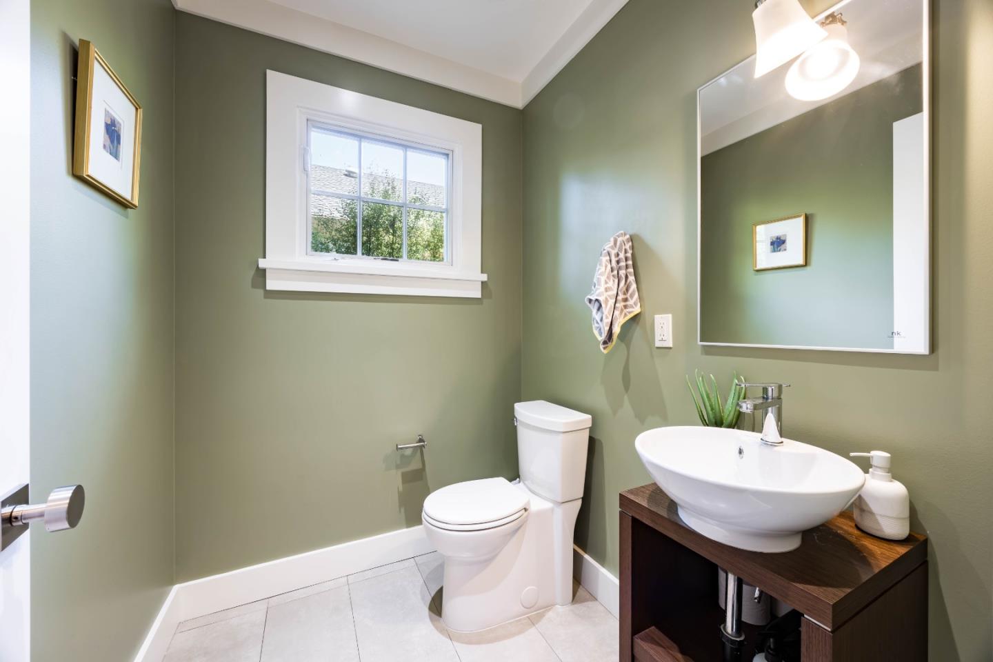 Detail Gallery Image 11 of 29 For 154 Bryant St, Palo Alto,  CA 94301 - 4 Beds | 3/1 Baths