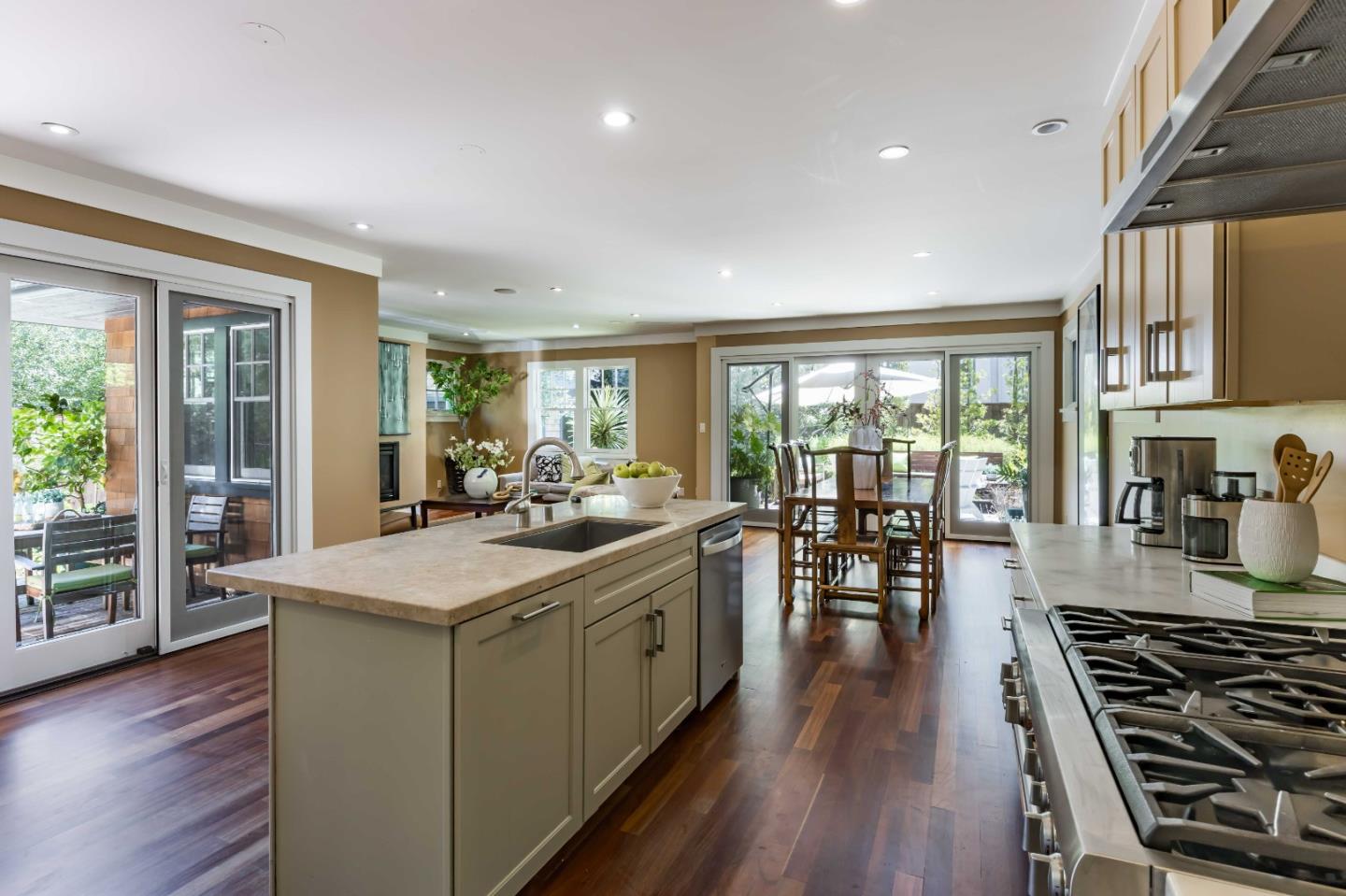 Detail Gallery Image 12 of 29 For 154 Bryant St, Palo Alto,  CA 94301 - 4 Beds | 3/1 Baths