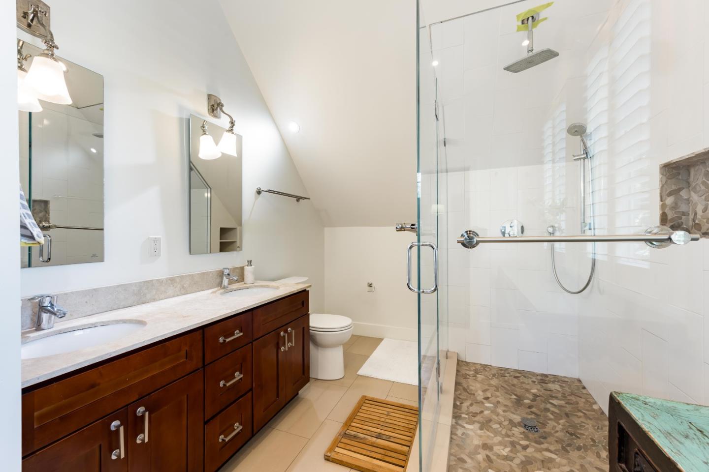 Detail Gallery Image 15 of 29 For 154 Bryant St, Palo Alto,  CA 94301 - 4 Beds | 3/1 Baths