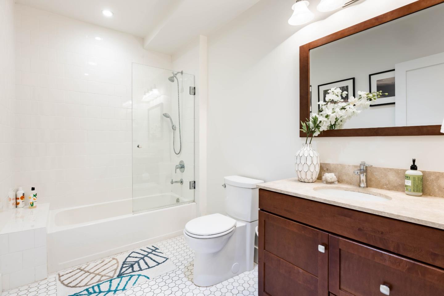 Detail Gallery Image 21 of 29 For 154 Bryant St, Palo Alto,  CA 94301 - 4 Beds | 3/1 Baths