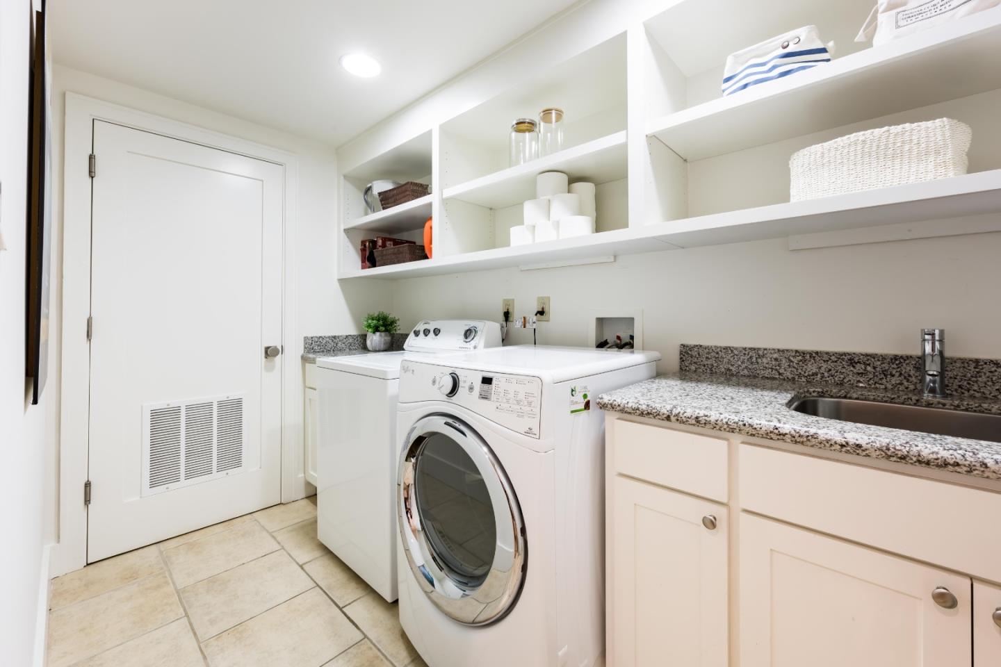 Detail Gallery Image 23 of 29 For 154 Bryant St, Palo Alto,  CA 94301 - 4 Beds | 3/1 Baths