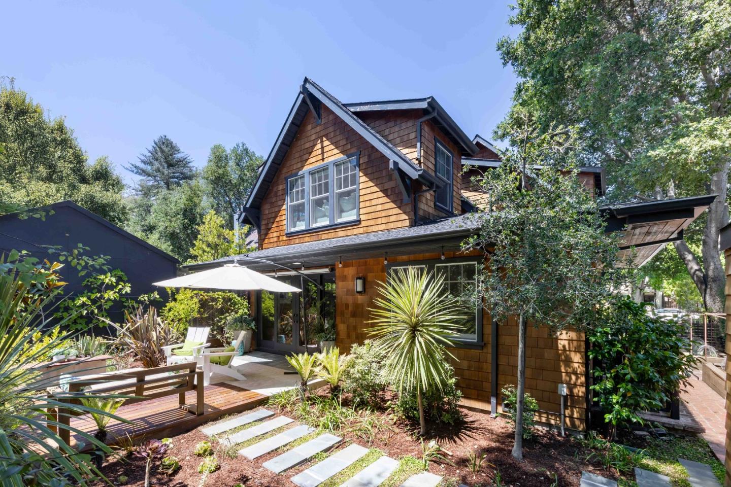 Detail Gallery Image 24 of 29 For 154 Bryant St, Palo Alto,  CA 94301 - 4 Beds | 3/1 Baths