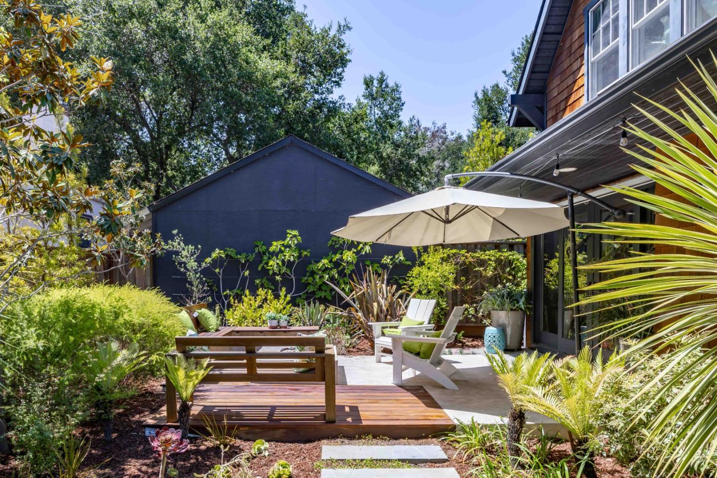 Detail Gallery Image 26 of 29 For 154 Bryant St, Palo Alto,  CA 94301 - 4 Beds | 3/1 Baths