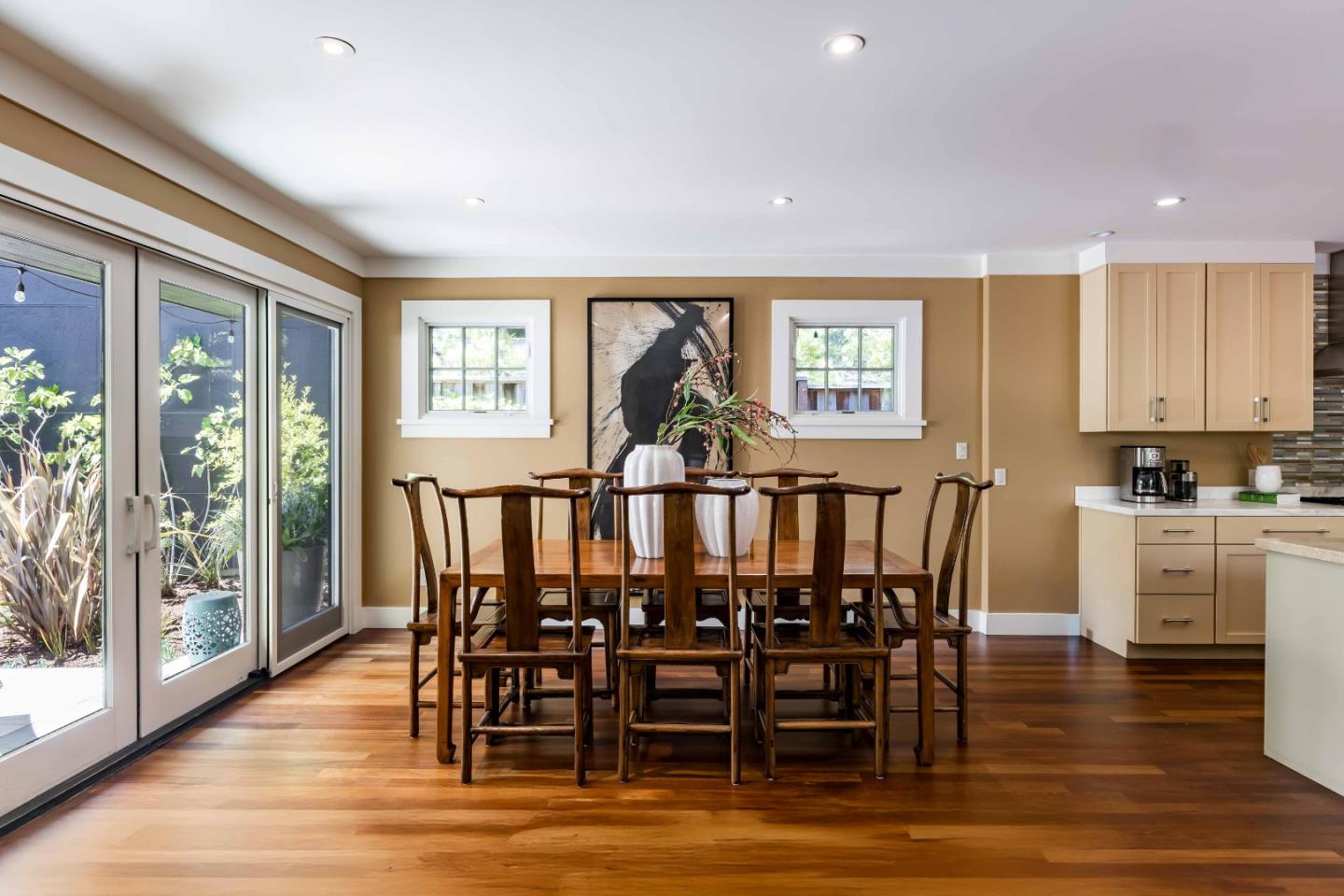 Detail Gallery Image 6 of 29 For 154 Bryant St, Palo Alto,  CA 94301 - 4 Beds | 3/1 Baths