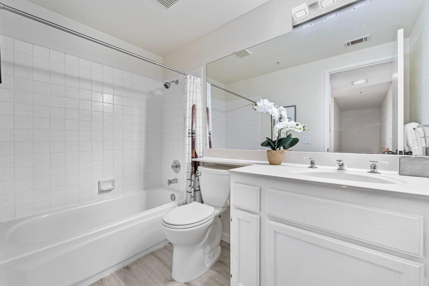Detail Gallery Image 25 of 39 For 2241 Vista Del Mar, San Mateo,  CA 94404 - 2 Beds | 2 Baths