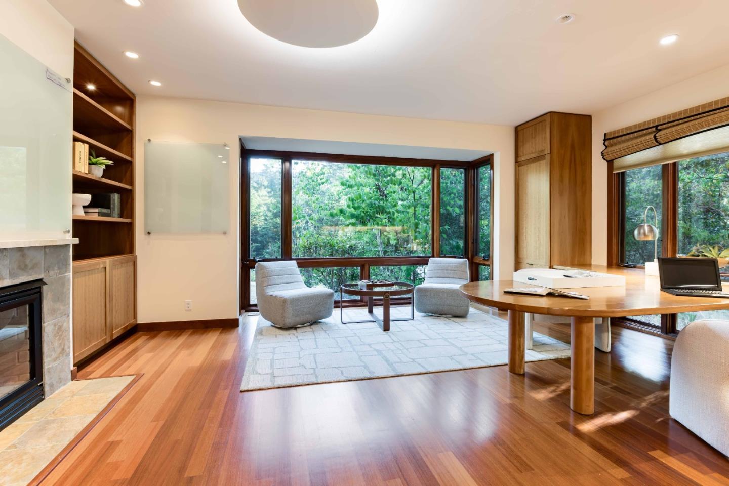 Detail Gallery Image 12 of 39 For 140 Farm Rd, Woodside,  CA 94062 - 5 Beds | 5/1 Baths