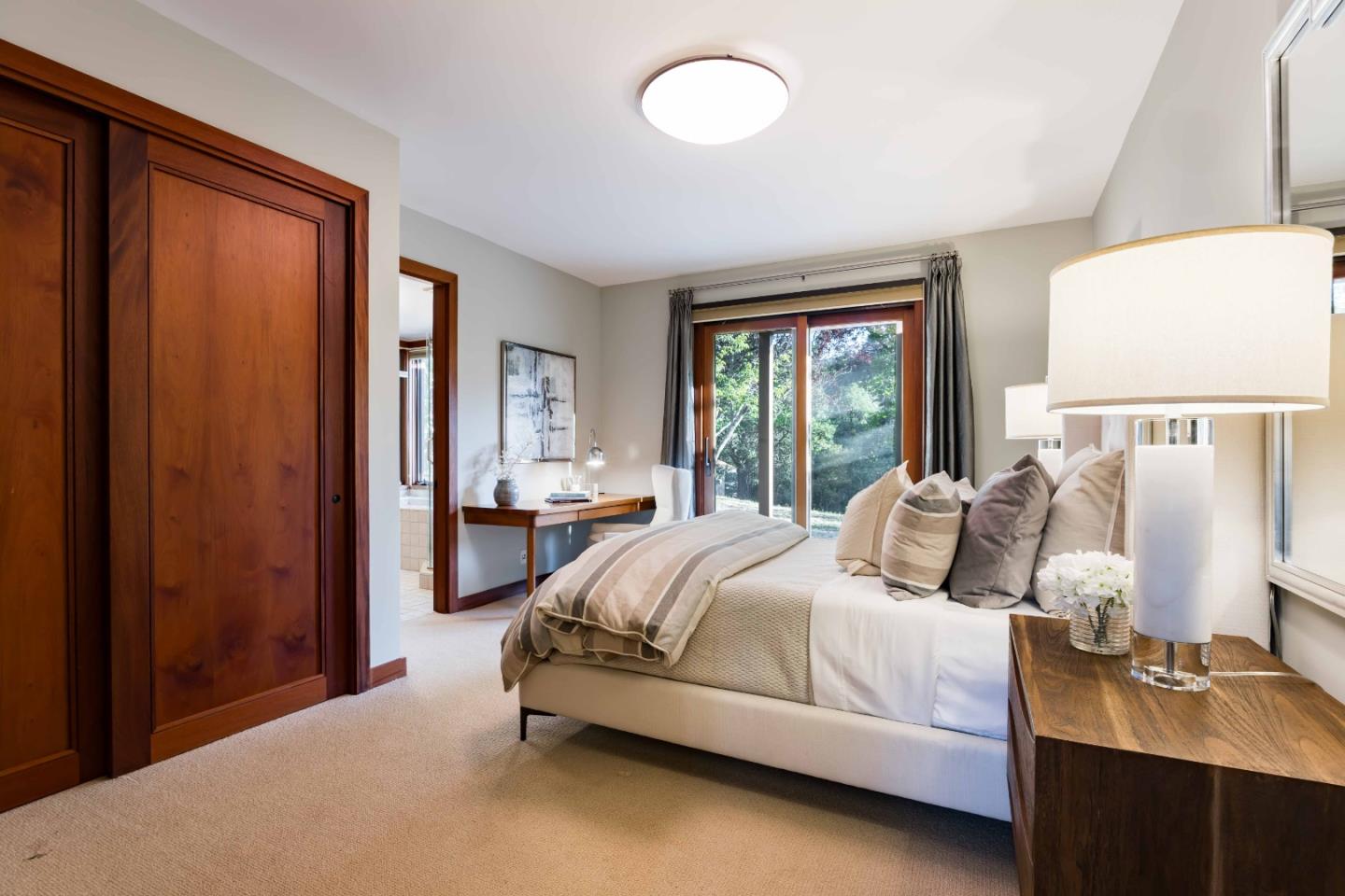 Detail Gallery Image 15 of 39 For 140 Farm Rd, Woodside,  CA 94062 - 5 Beds | 5/1 Baths