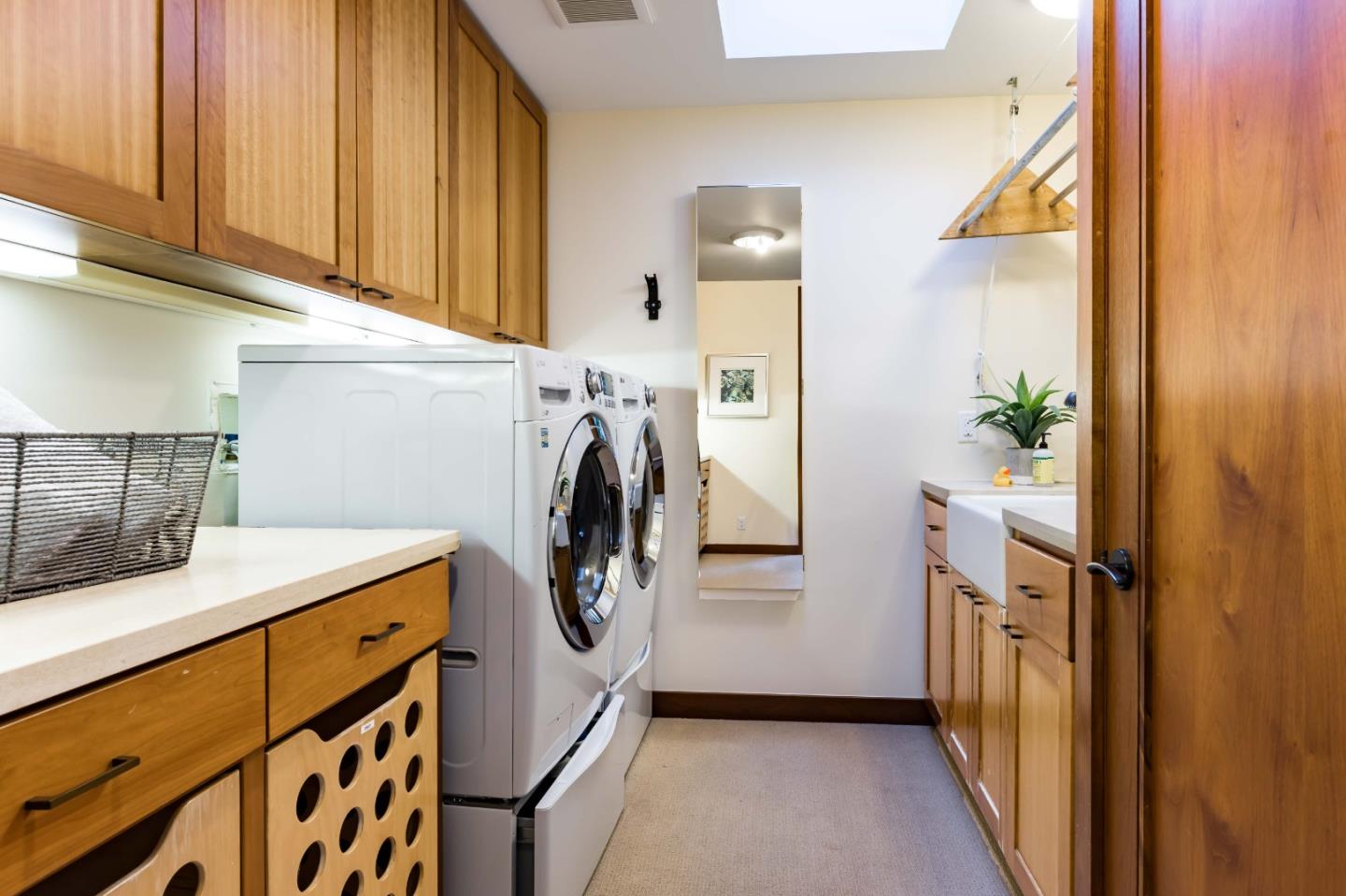 Detail Gallery Image 17 of 39 For 140 Farm Rd, Woodside,  CA 94062 - 5 Beds | 5/1 Baths