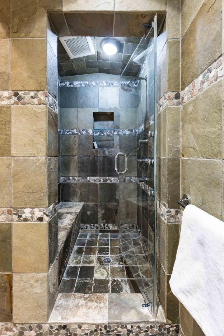 Detail Gallery Image 22 of 39 For 140 Farm Rd, Woodside,  CA 94062 - 5 Beds | 5/1 Baths