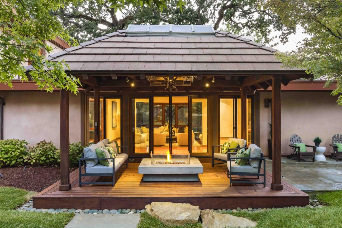 Detail Gallery Image 24 of 39 For 140 Farm Rd, Woodside,  CA 94062 - 5 Beds | 5/1 Baths