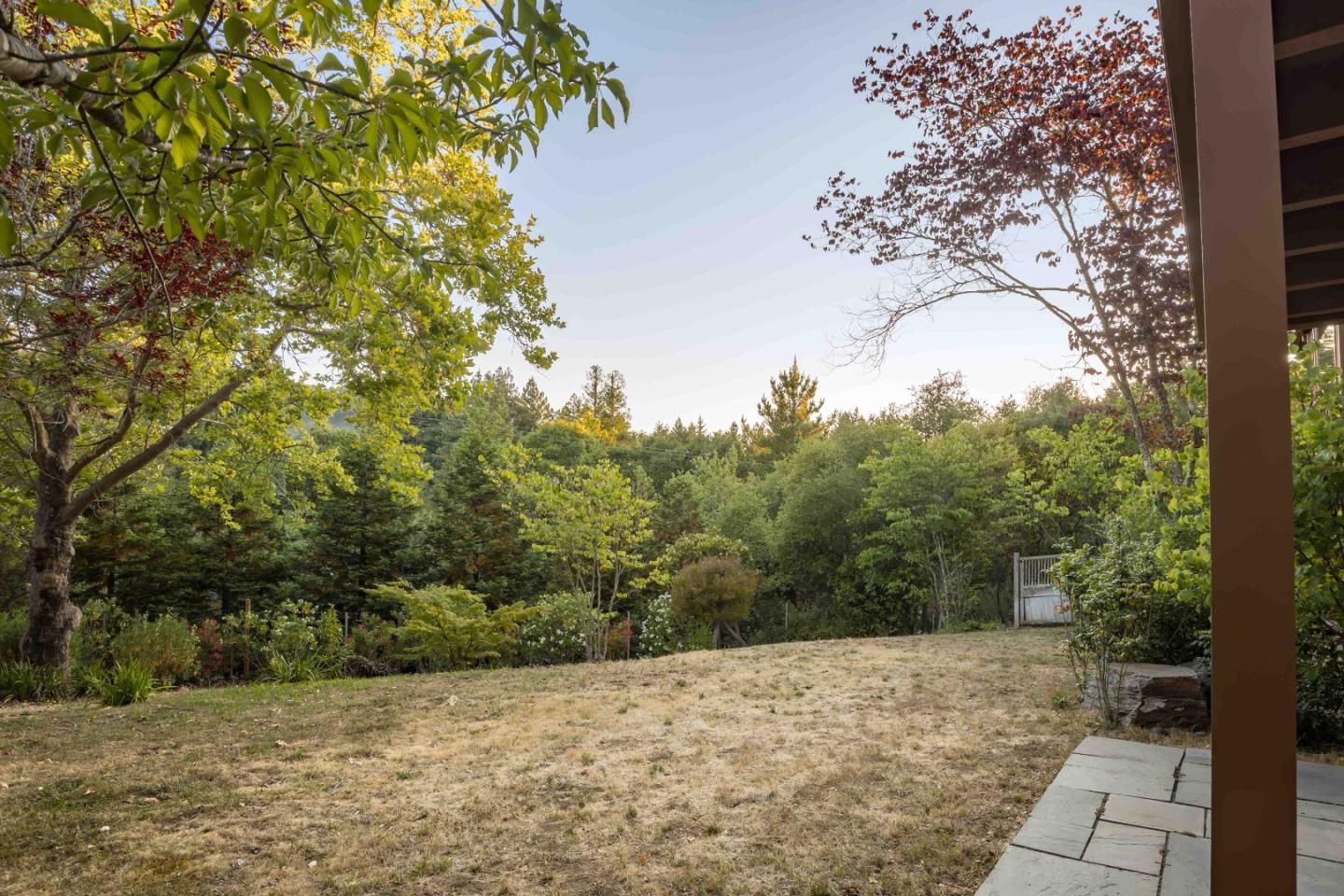 Detail Gallery Image 30 of 39 For 140 Farm Rd, Woodside,  CA 94062 - 5 Beds | 5/1 Baths