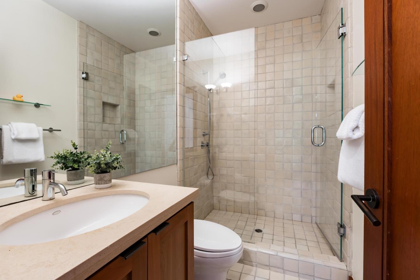 Detail Gallery Image 37 of 39 For 140 Farm Rd, Woodside,  CA 94062 - 5 Beds | 5/1 Baths