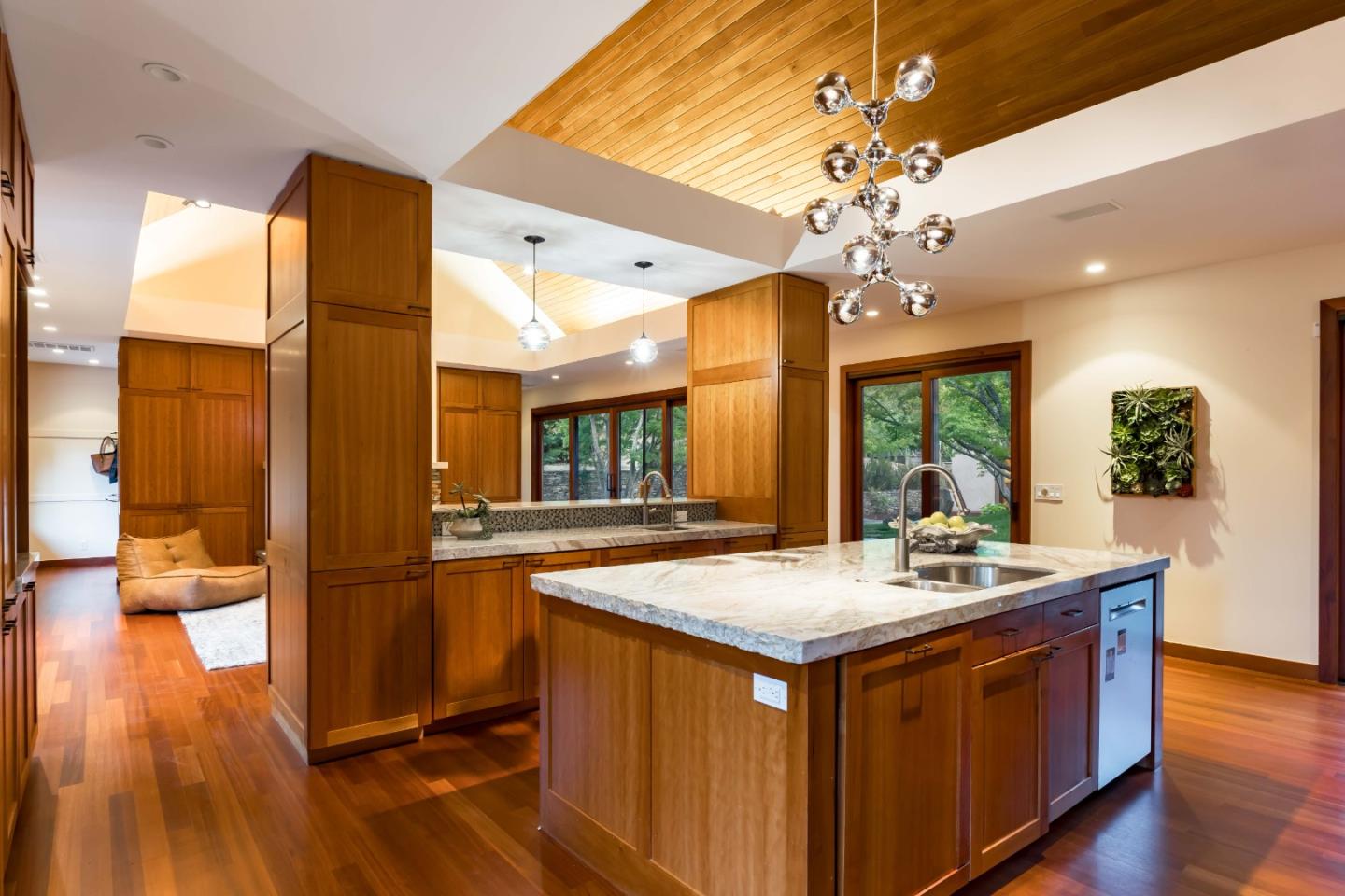 Detail Gallery Image 7 of 39 For 140 Farm Rd, Woodside,  CA 94062 - 5 Beds | 5/1 Baths