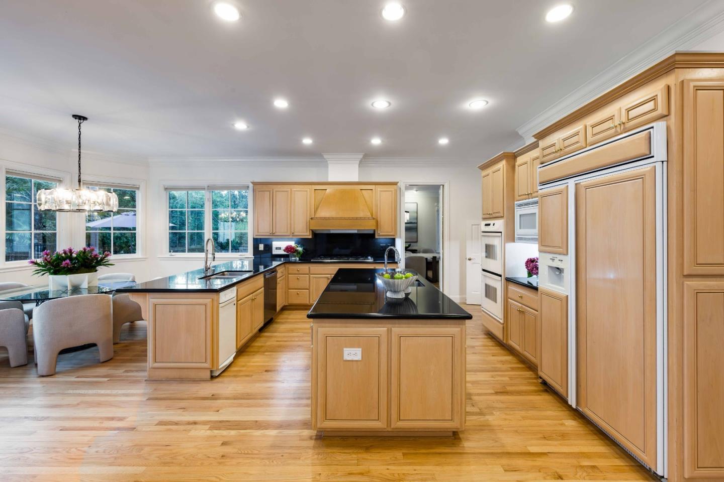 Detail Gallery Image 11 of 39 For 37 Valley Rd, Atherton,  CA 94027 - 5 Beds | 4/1 Baths