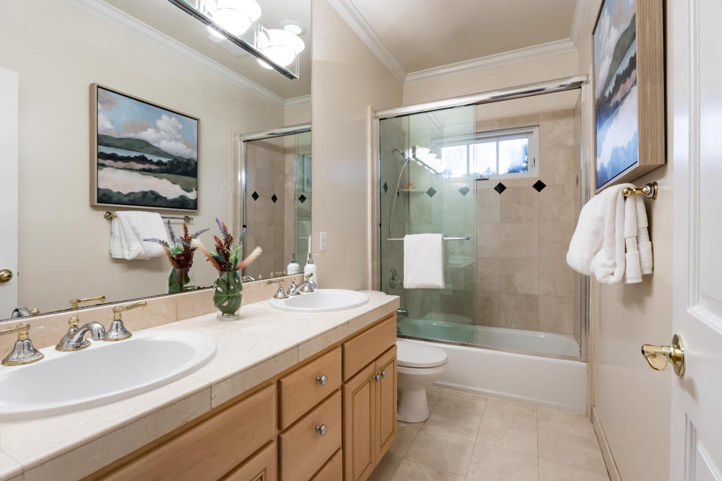 Detail Gallery Image 27 of 39 For 37 Valley Rd, Atherton,  CA 94027 - 5 Beds | 4/1 Baths