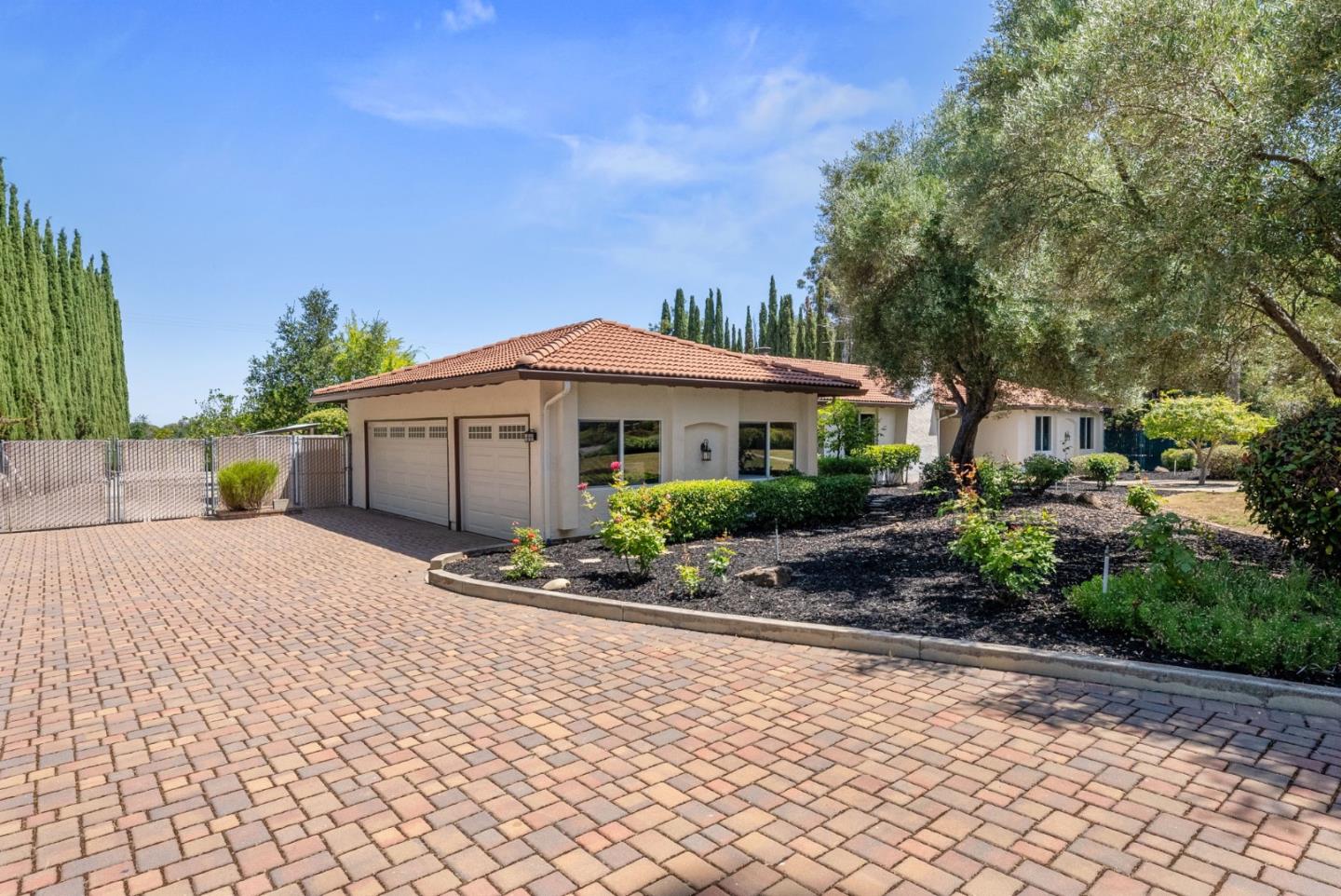 Detail Gallery Image 2 of 37 For 19675 Montauk Dr, Saratoga,  CA 95070 - 4 Beds | 3 Baths