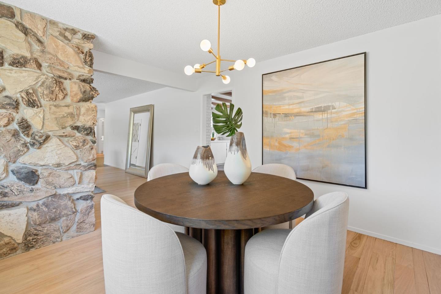 Detail Gallery Image 10 of 49 For 761 Woodstock Ln, Los Altos,  CA 94022 - 4 Beds | 2/1 Baths