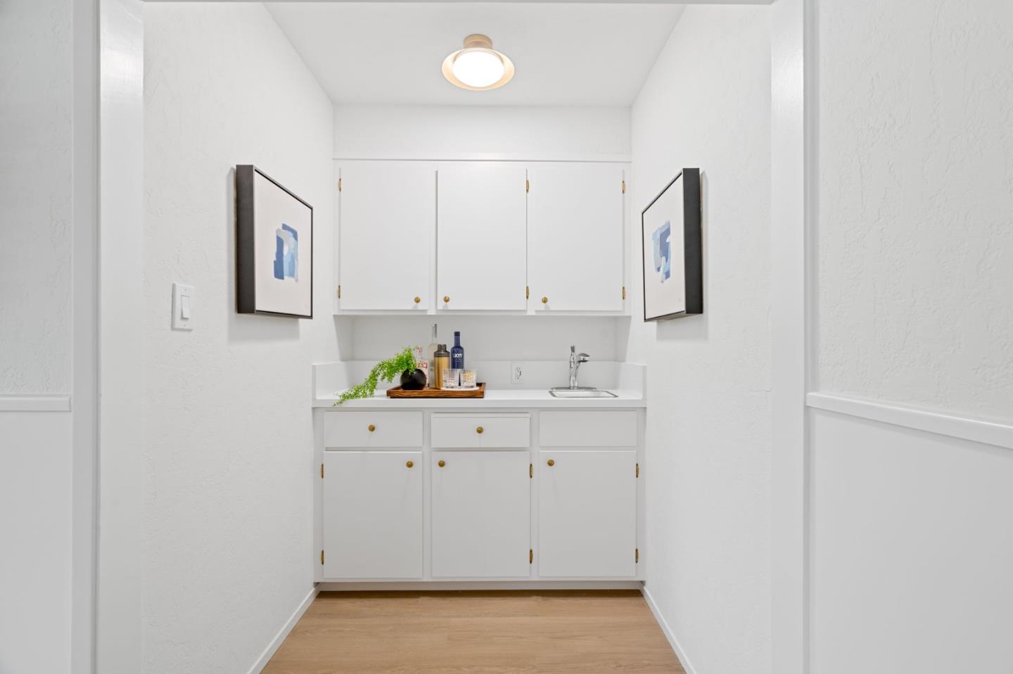 Detail Gallery Image 14 of 49 For 761 Woodstock Ln, Los Altos,  CA 94022 - 4 Beds | 2/1 Baths