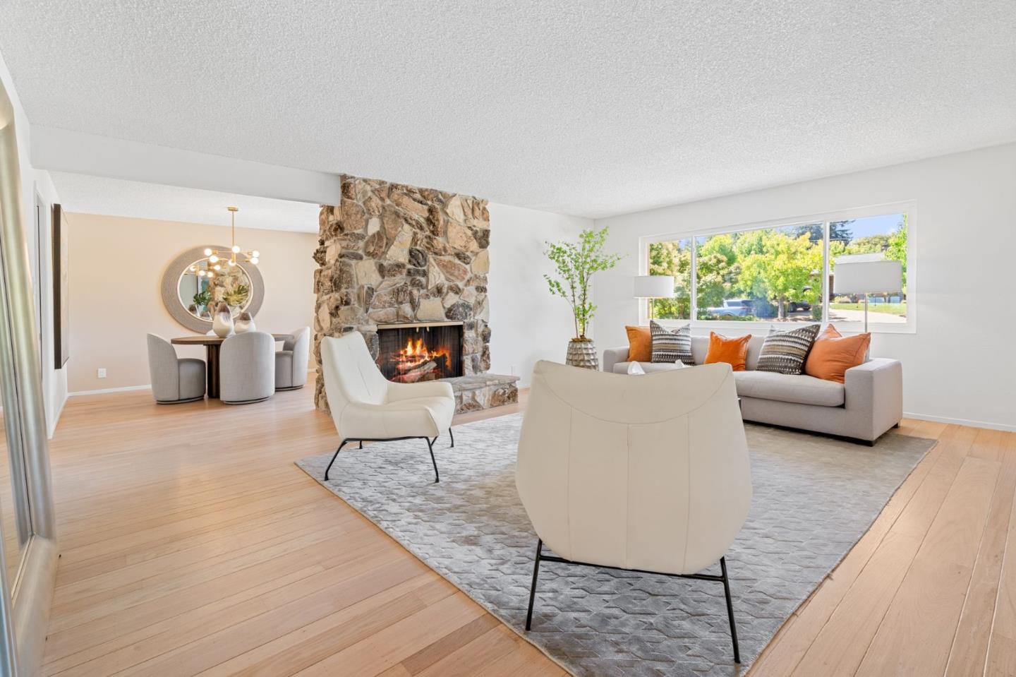 Detail Gallery Image 4 of 49 For 761 Woodstock Ln, Los Altos,  CA 94022 - 4 Beds | 2/1 Baths