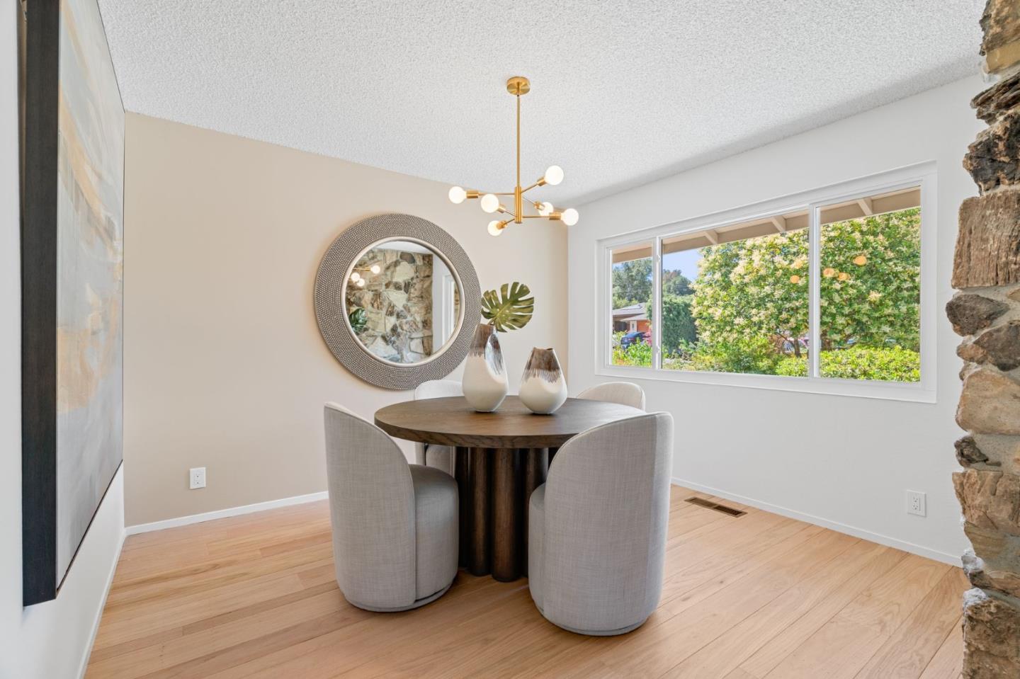 Detail Gallery Image 9 of 49 For 761 Woodstock Ln, Los Altos,  CA 94022 - 4 Beds | 2/1 Baths
