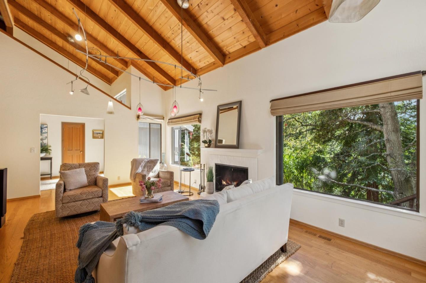 Detail Gallery Image 11 of 78 For 23584 Sky View Ter, Los Gatos,  CA 95033 - 4 Beds | 2/1 Baths