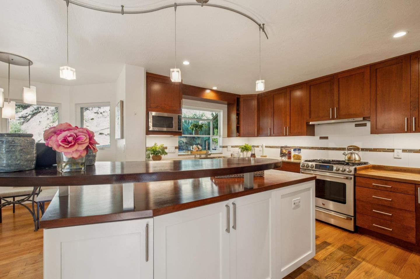 Detail Gallery Image 28 of 78 For 23584 Sky View Ter, Los Gatos,  CA 95033 - 4 Beds | 2/1 Baths