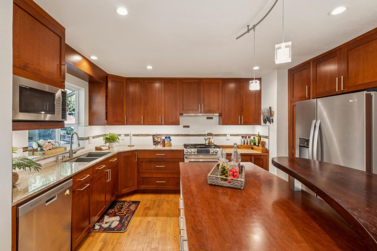 Detail Gallery Image 29 of 78 For 23584 Sky View Ter, Los Gatos,  CA 95033 - 4 Beds | 2/1 Baths