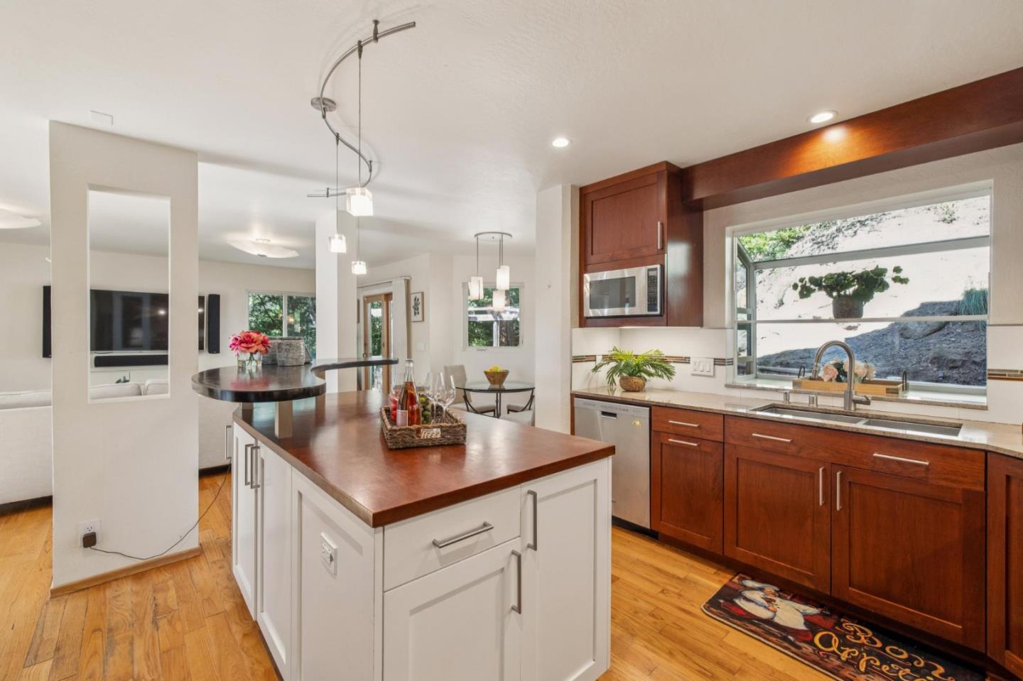 Detail Gallery Image 30 of 78 For 23584 Sky View Ter, Los Gatos,  CA 95033 - 4 Beds | 2/1 Baths