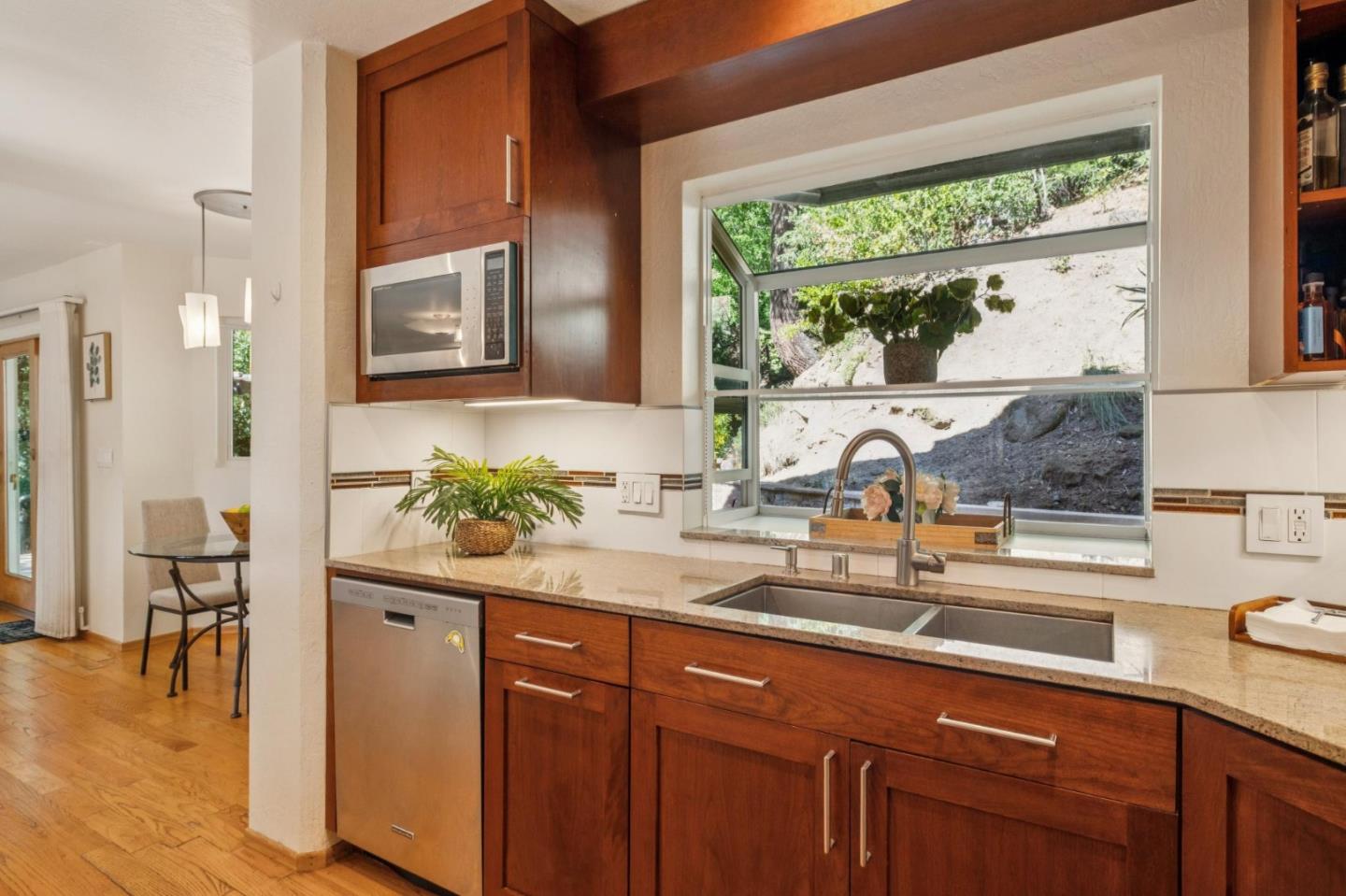 Detail Gallery Image 31 of 78 For 23584 Sky View Ter, Los Gatos,  CA 95033 - 4 Beds | 2/1 Baths