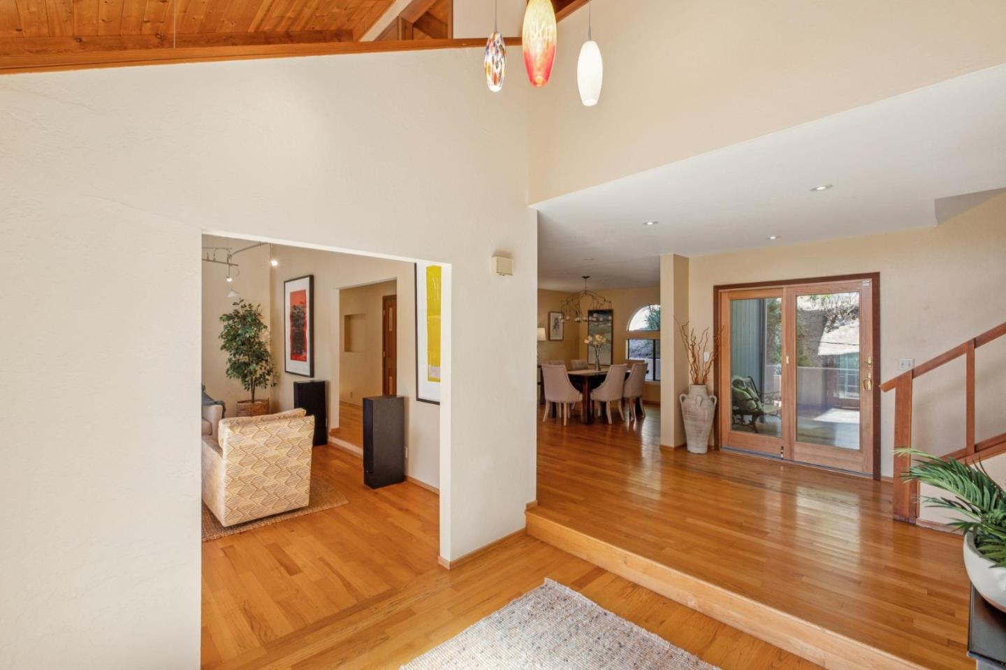 Detail Gallery Image 7 of 78 For 23584 Sky View Ter, Los Gatos,  CA 95033 - 4 Beds | 2/1 Baths