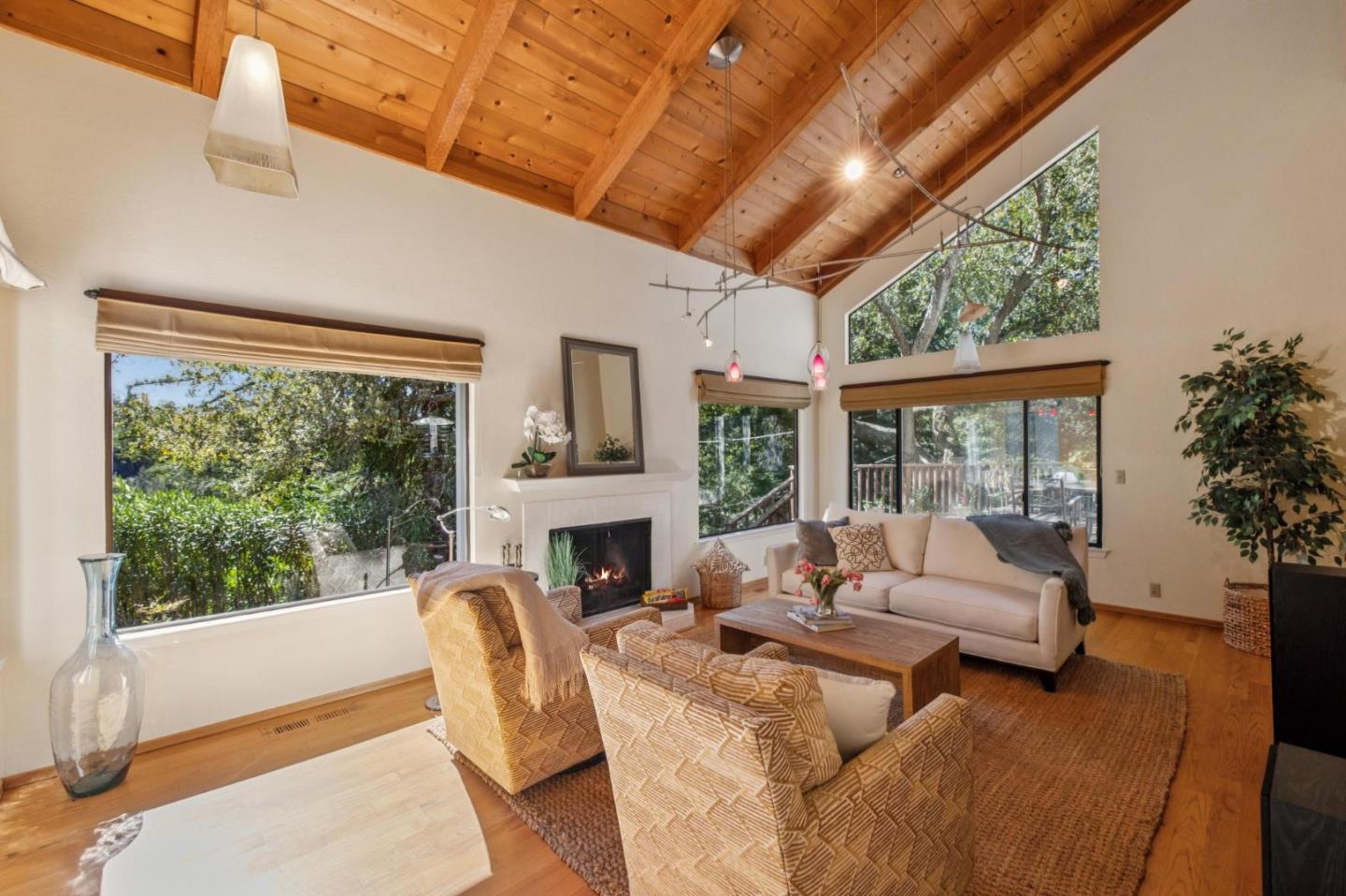 Detail Gallery Image 9 of 78 For 23584 Sky View Ter, Los Gatos,  CA 95033 - 4 Beds | 2/1 Baths