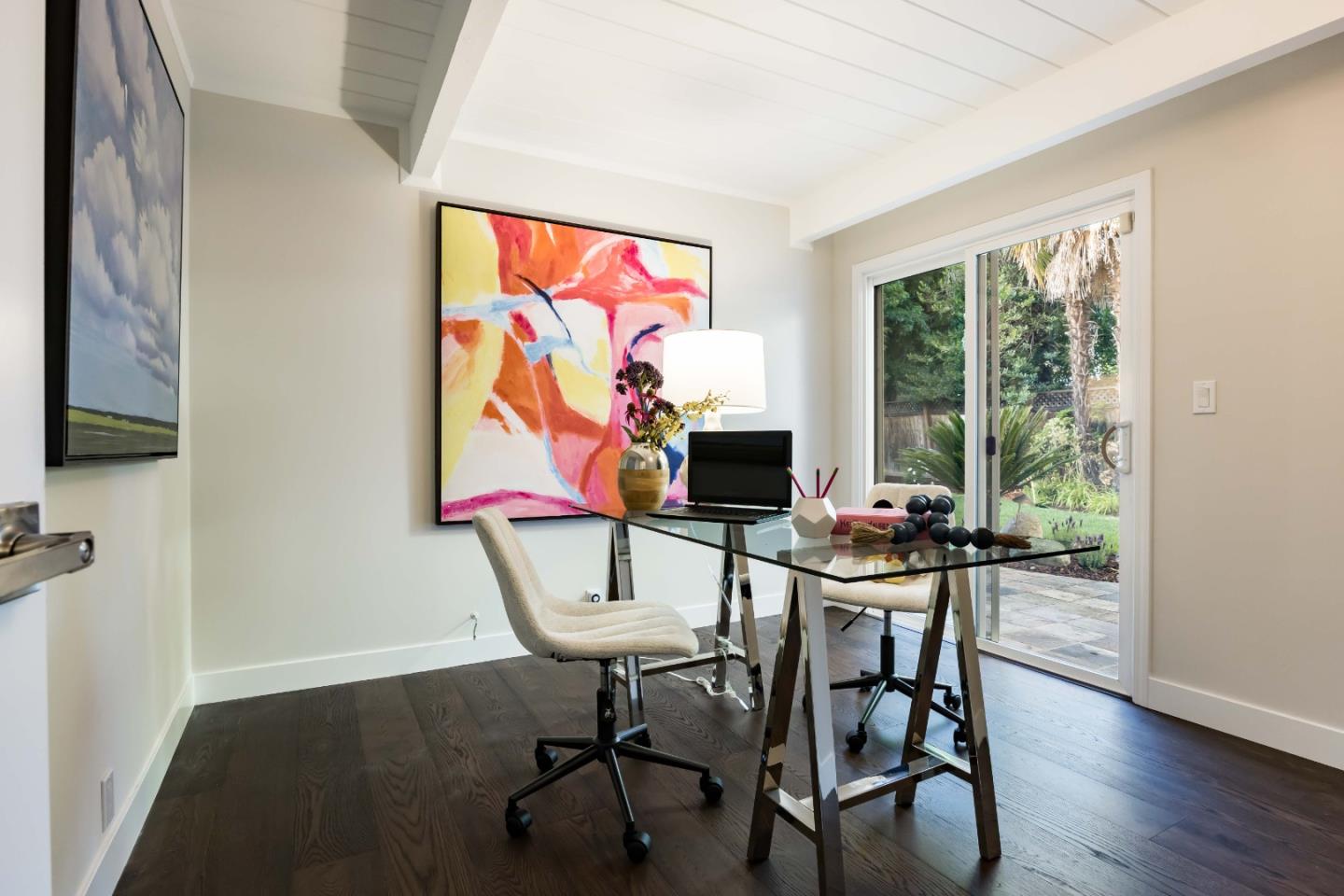 Detail Gallery Image 14 of 34 For 653 Wildwood Ln, Palo Alto,  CA 94303 - 6 Beds | 4 Baths