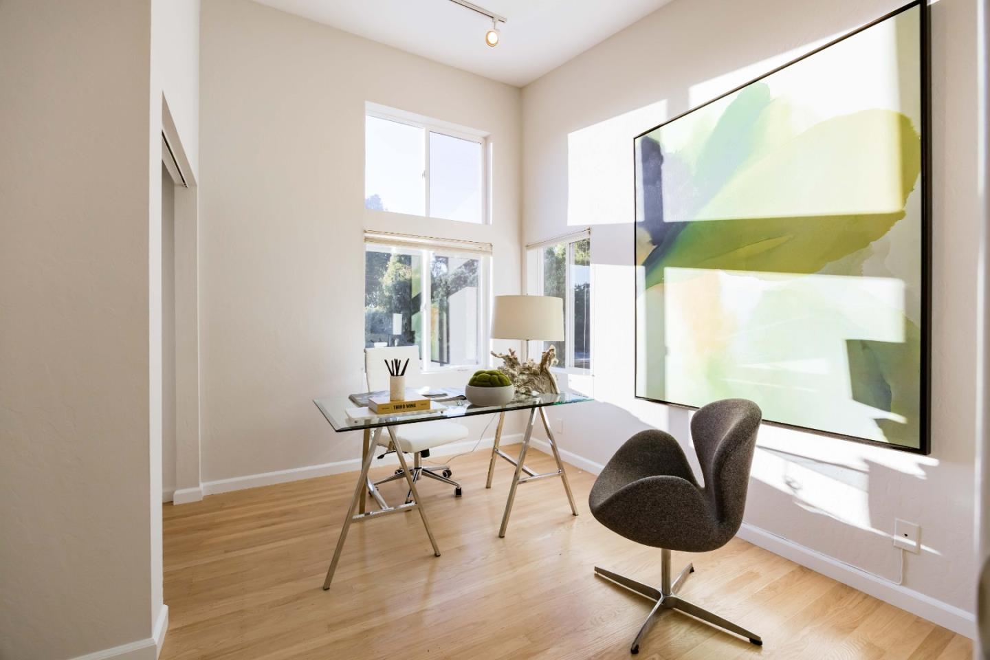 Detail Gallery Image 21 of 34 For 653 Wildwood Ln, Palo Alto,  CA 94303 - 6 Beds | 4 Baths