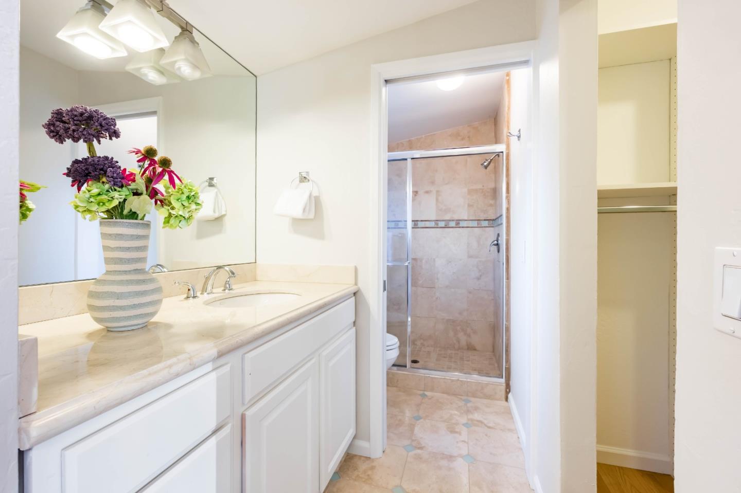 Detail Gallery Image 23 of 34 For 653 Wildwood Ln, Palo Alto,  CA 94303 - 6 Beds | 4 Baths