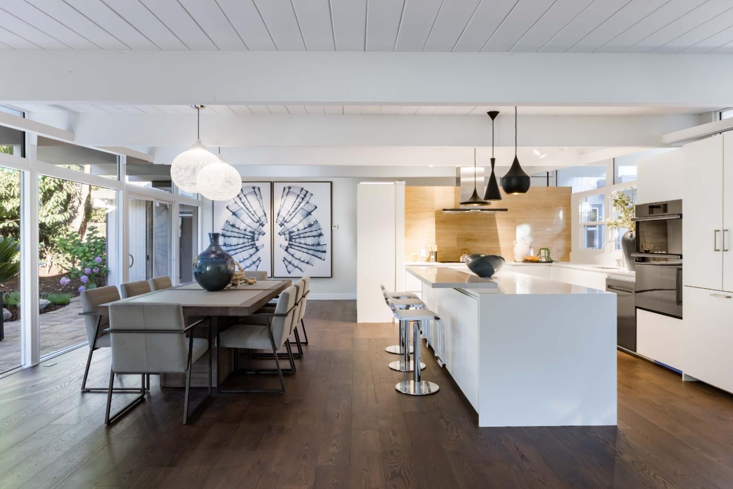 Detail Gallery Image 5 of 34 For 653 Wildwood Ln, Palo Alto,  CA 94303 - 6 Beds | 4 Baths