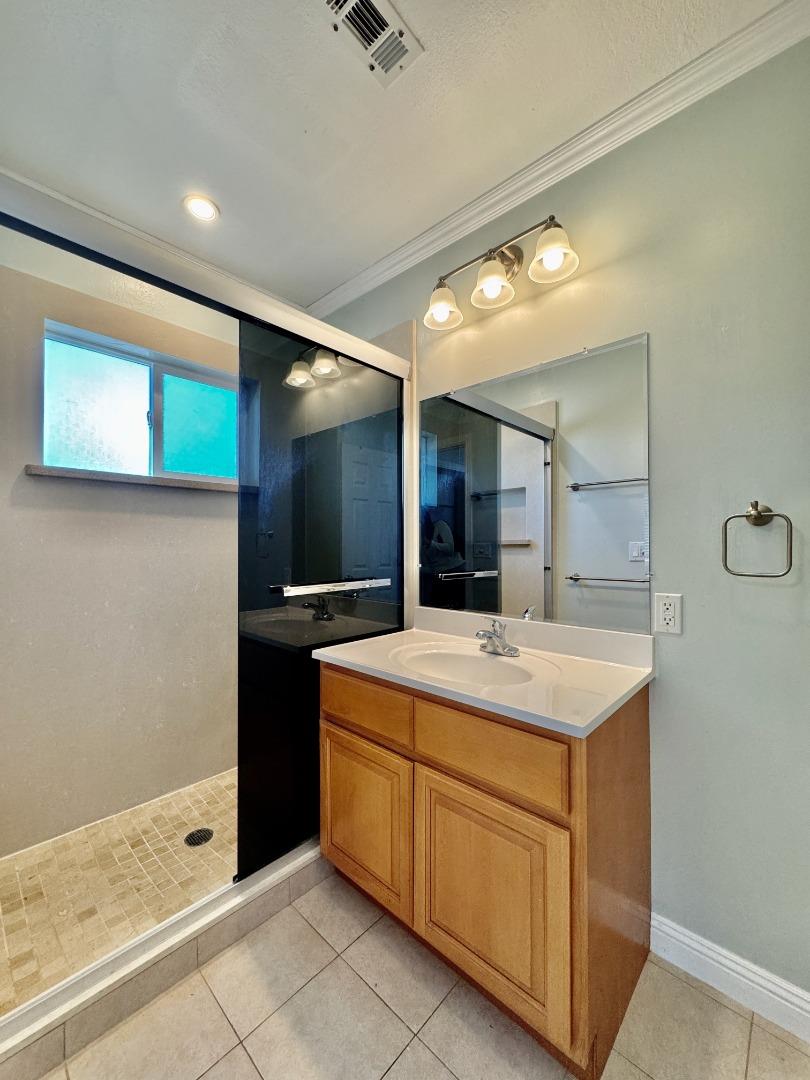 Detail Gallery Image 16 of 47 For 3801 Pacific Blvd, San Mateo,  CA 94403 - 3 Beds | 2 Baths