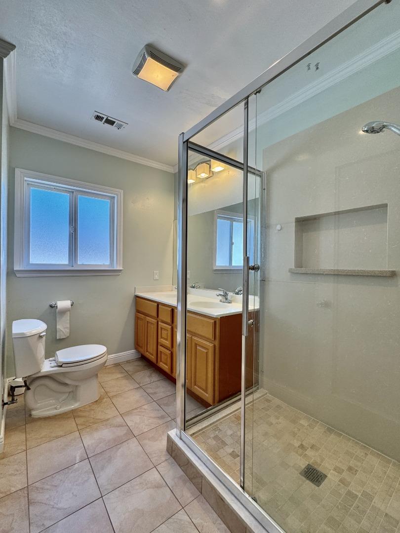 Detail Gallery Image 21 of 47 For 3801 Pacific Blvd, San Mateo,  CA 94403 - 3 Beds | 2 Baths