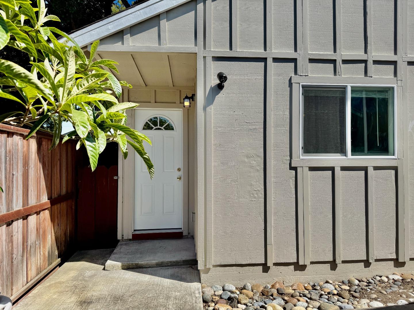 Detail Gallery Image 25 of 47 For 3801 Pacific Blvd, San Mateo,  CA 94403 - 3 Beds | 2 Baths
