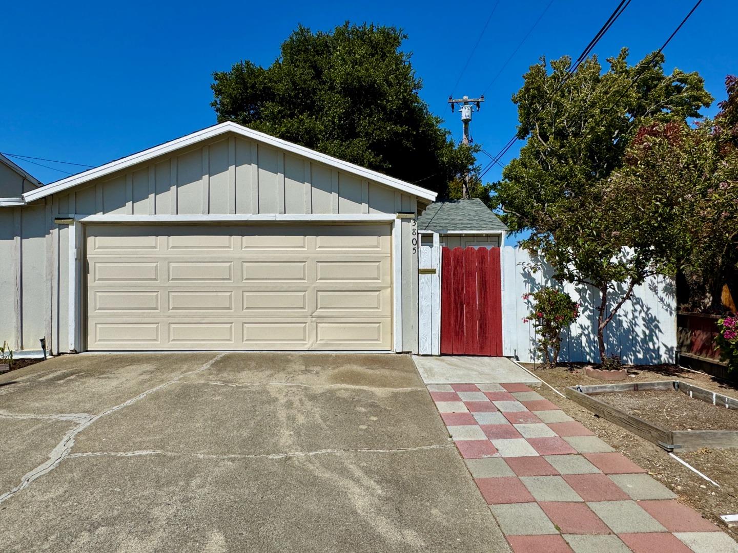 Detail Gallery Image 28 of 47 For 3801 Pacific Blvd, San Mateo,  CA 94403 - 3 Beds | 2 Baths