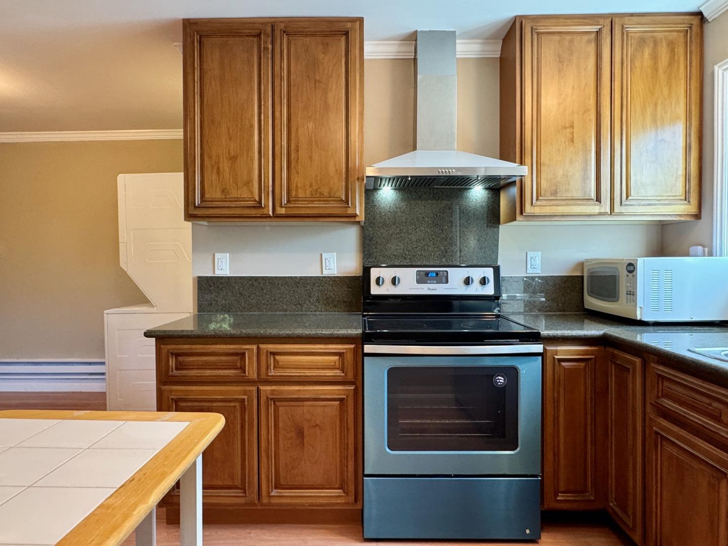 Detail Gallery Image 46 of 47 For 3801 Pacific Blvd, San Mateo,  CA 94403 - 3 Beds | 2 Baths
