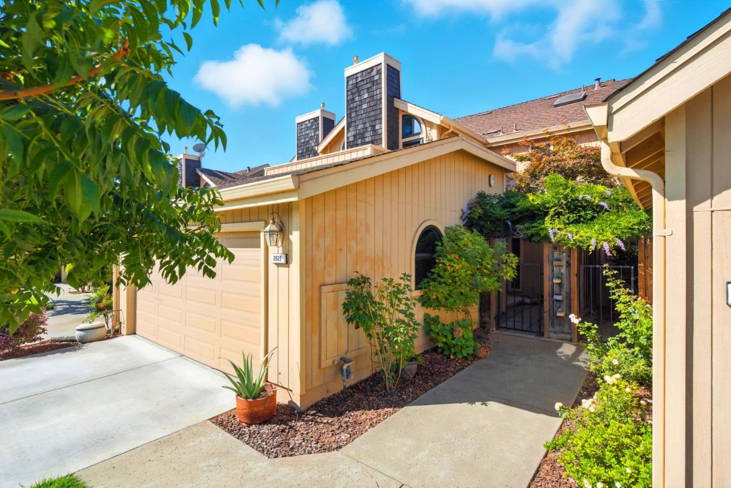 Detail Gallery Image 6 of 66 For 2121 Darnis Cir, Morgan Hill,  CA 95037 - 3 Beds | 2/1 Baths