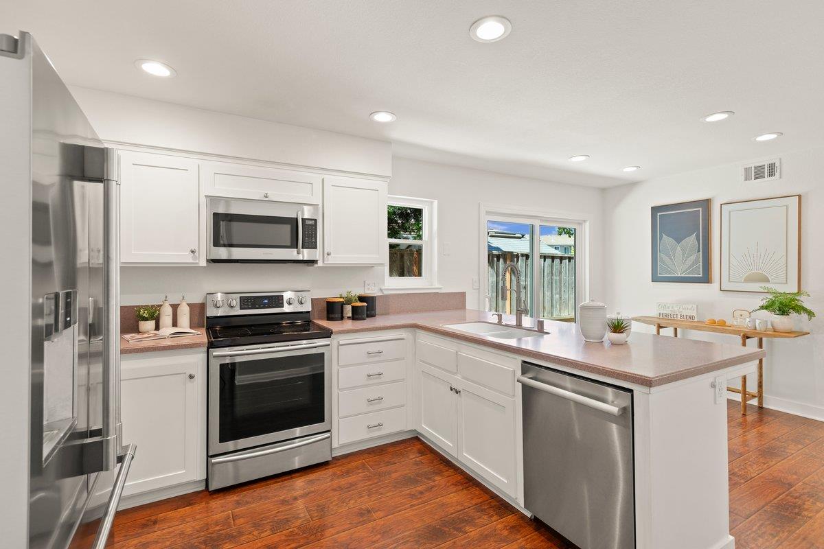 Detail Gallery Image 17 of 70 For 17380 Carriage Lamp Way, Morgan Hill,  CA 95037 - 3 Beds | 2/1 Baths