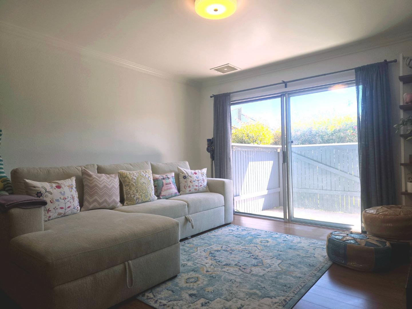 Detail Gallery Image 2 of 18 For 233 Boardwalk Ave a,  San Bruno,  CA 94066 - 1 Beds | 1 Baths
