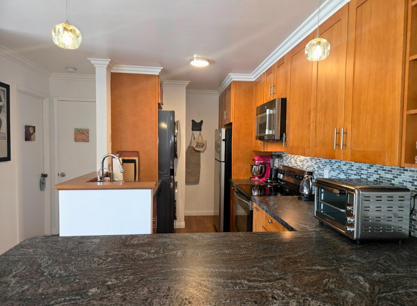 Detail Gallery Image 5 of 18 For 233 Boardwalk Ave a,  San Bruno,  CA 94066 - 1 Beds | 1 Baths