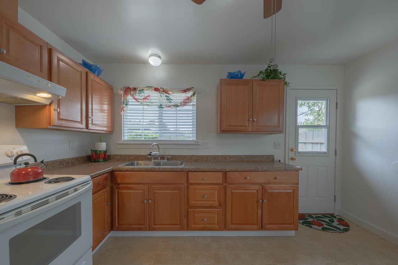 Detail Gallery Image 13 of 32 For 807/809 University Ave, Salinas,  CA 93901 - – Beds | – Baths