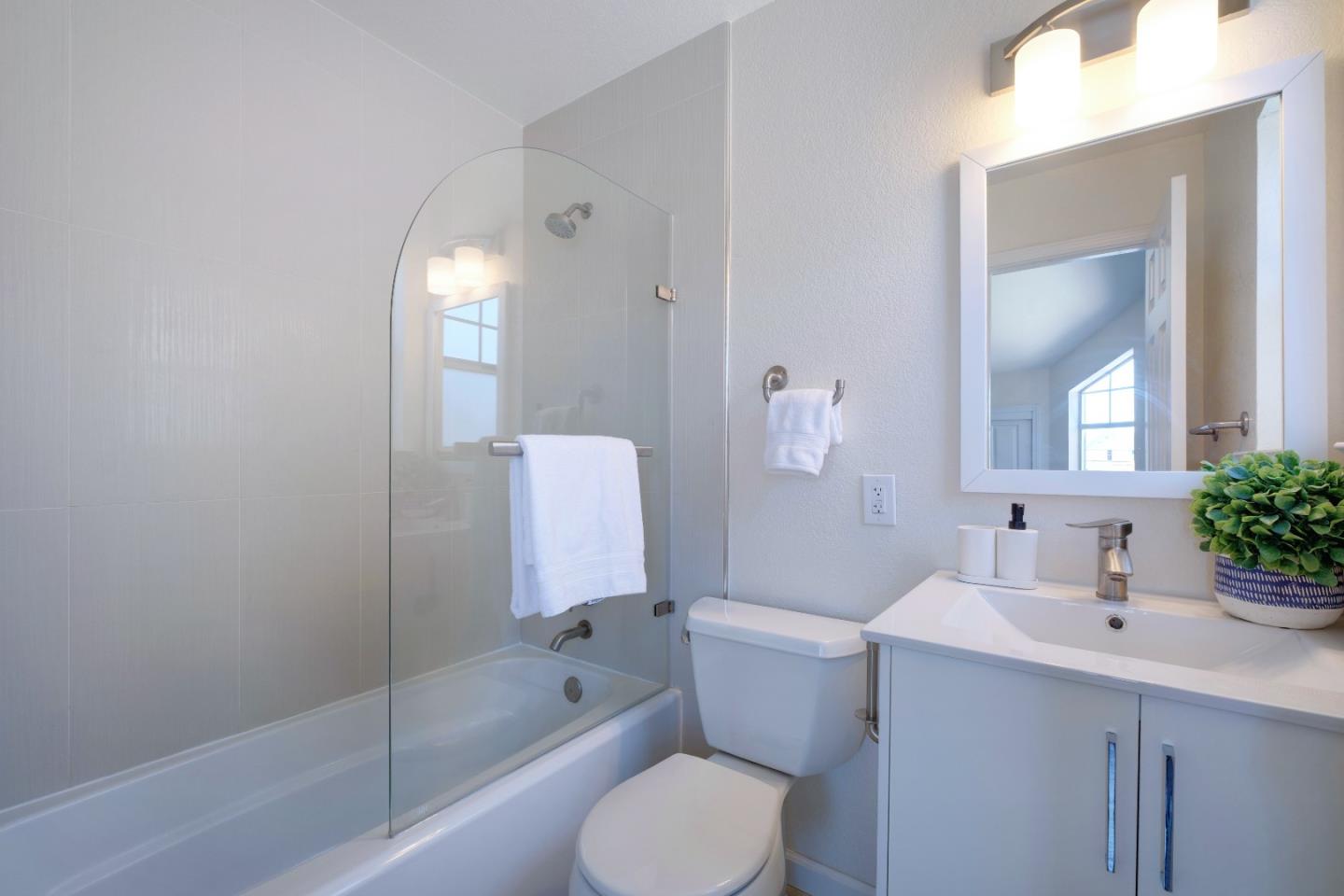Detail Gallery Image 24 of 43 For 21697 Lomita Ave, Cupertino,  CA 95014 - 2 Beds | 2/1 Baths
