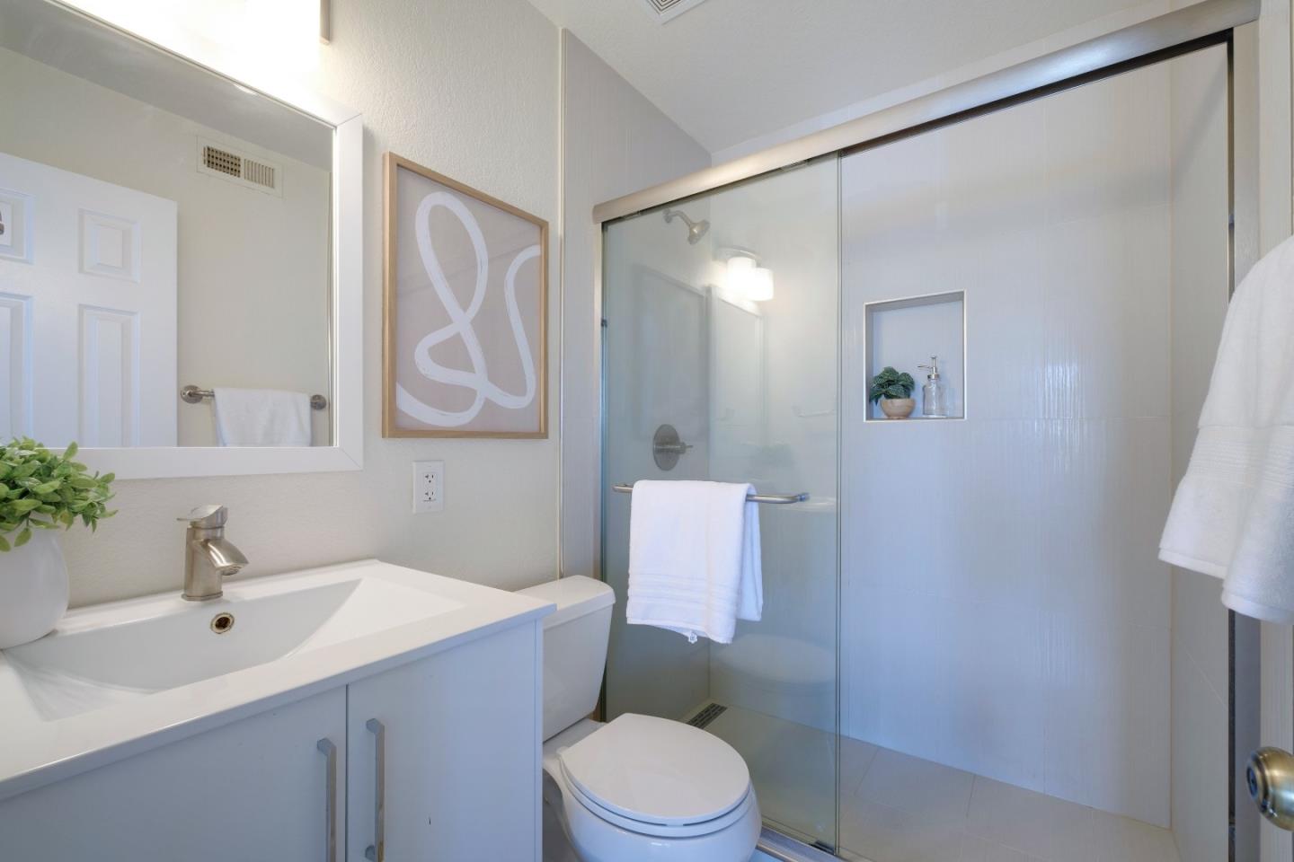 Detail Gallery Image 31 of 43 For 21697 Lomita Ave, Cupertino,  CA 95014 - 2 Beds | 2/1 Baths