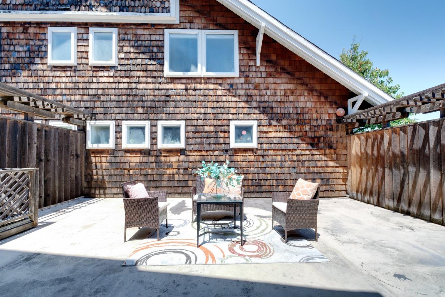 Detail Gallery Image 35 of 43 For 21697 Lomita Ave, Cupertino,  CA 95014 - 2 Beds | 2/1 Baths