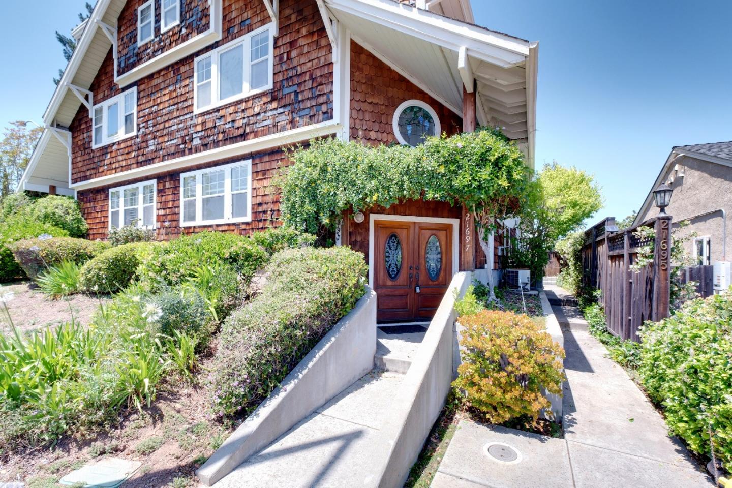 Detail Gallery Image 37 of 43 For 21697 Lomita Ave, Cupertino,  CA 95014 - 2 Beds | 2/1 Baths